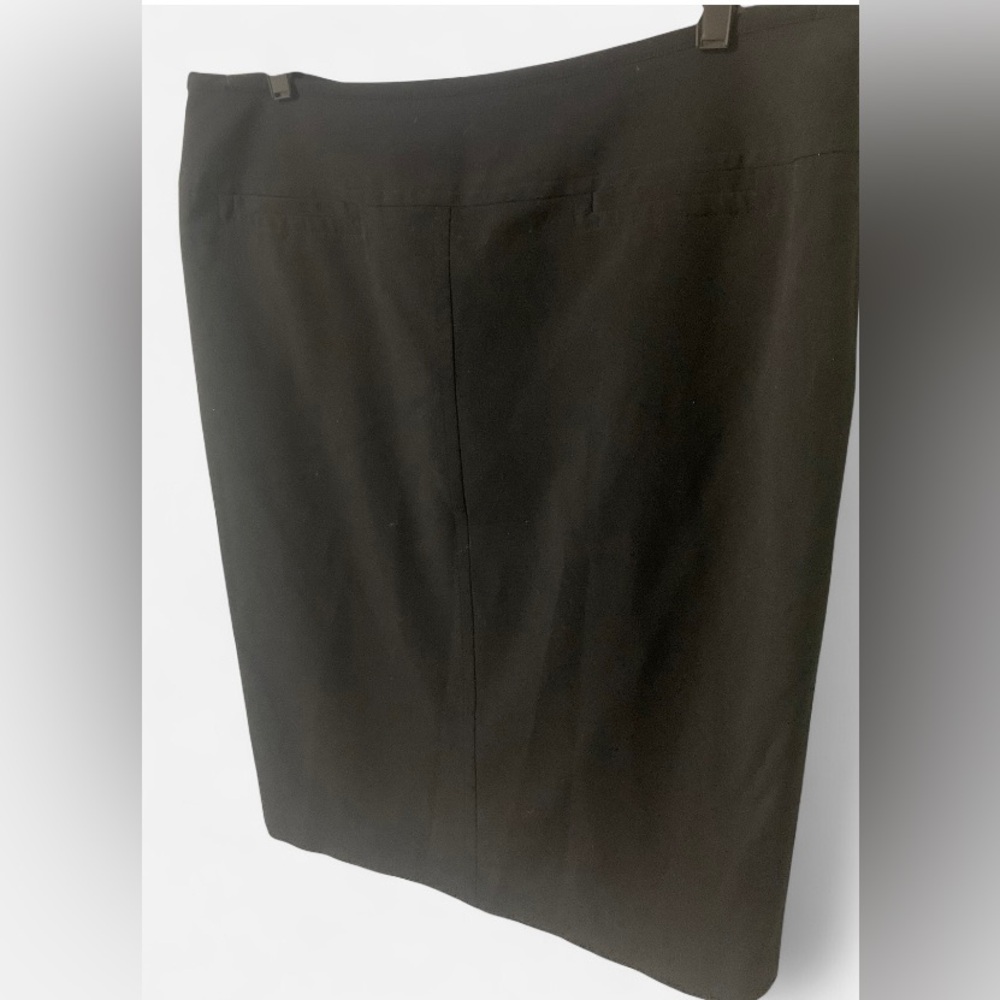 Larry Levine Classic Black Pencil Skirt